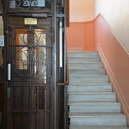 Modern & City, Tramway Apartment